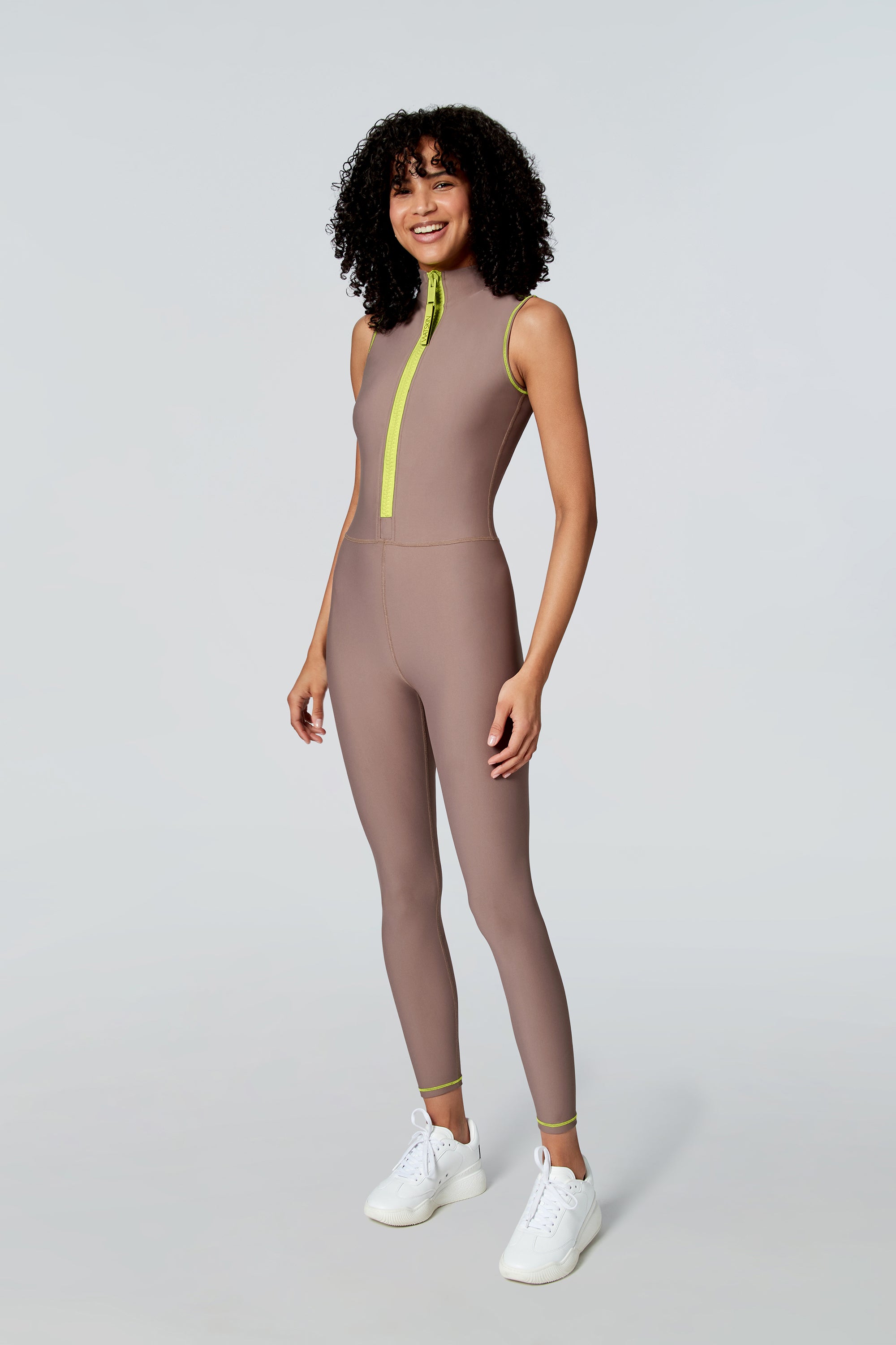 Ameri（アメリ）の「CHLOE V NECK ROMPERS（つなぎ