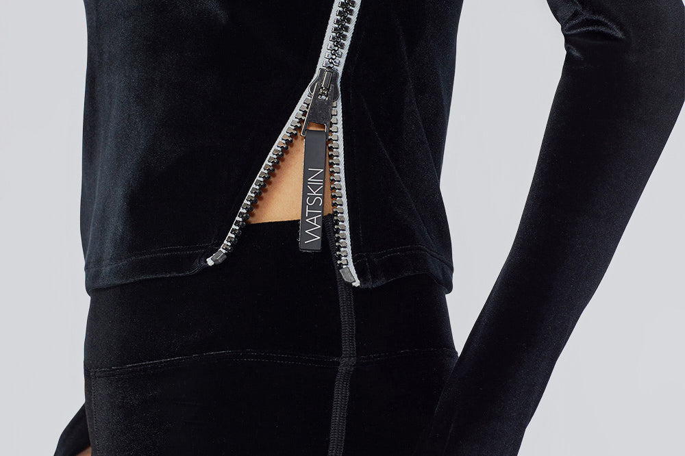 Sansa Long Sleeve Tee in Velvet Closeup of Zipper